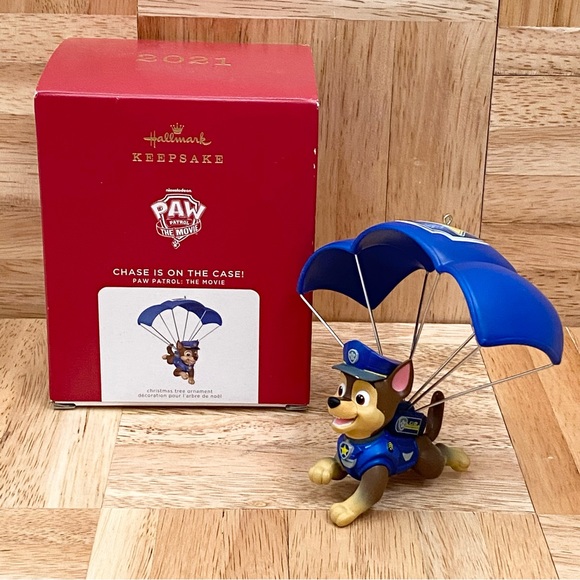 2021 Hallmark Paw Patrol The Movie Chase is on the Case Christmas Tree Ornament - Picture 2 of 13